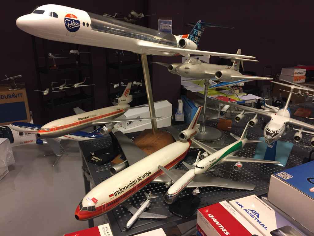 Another different view of the larger models that were for sale on the tables of Patrick van Rooijen, the Managing Organizer of the Amsterdam Aviation Fair. He sold the large Air Canada DC-8-63, Martinair DC-10, and the 1/50 scale Uzbekistan IL-76.