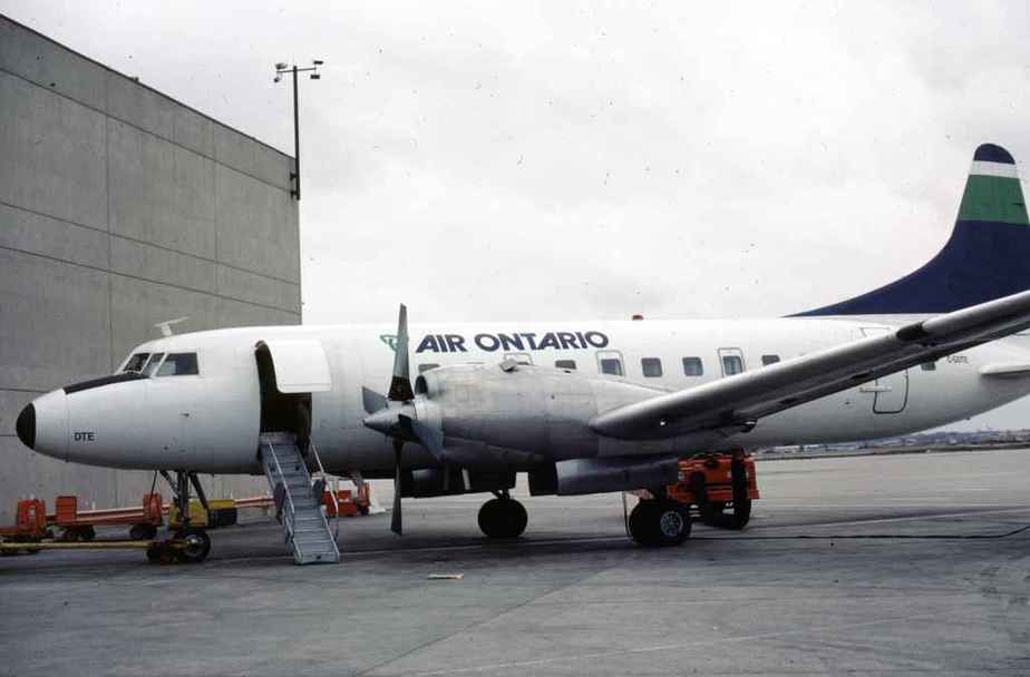 SP4625 Air Ontario CV580 C-GDTE YYZ May1982