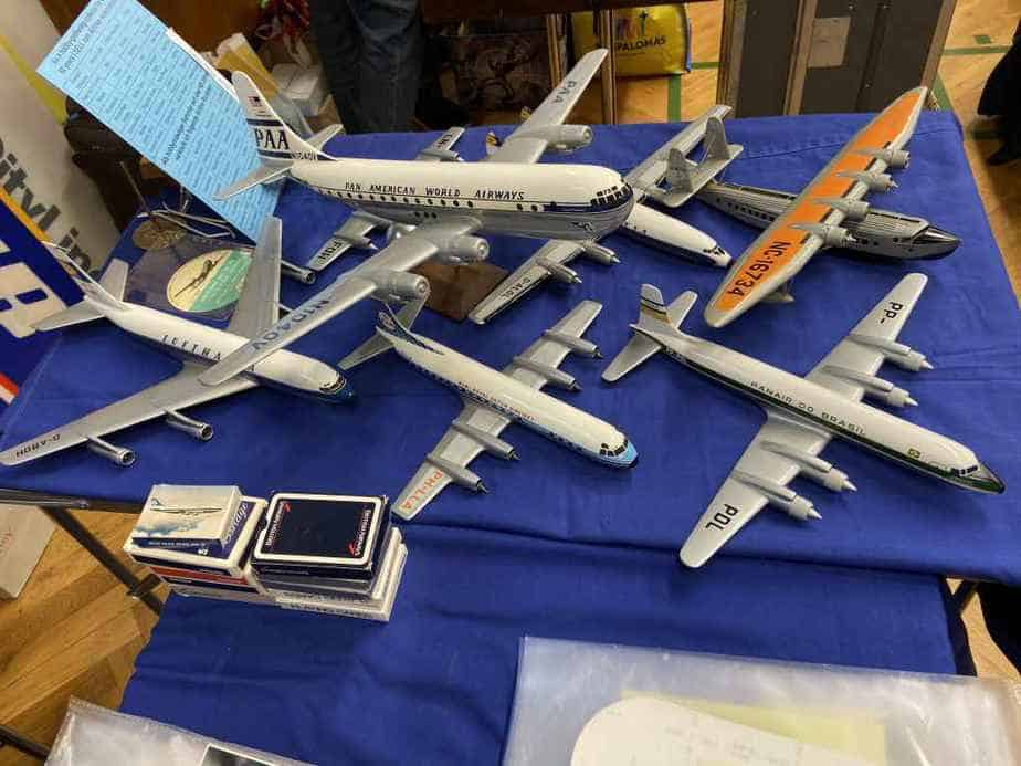 Very nice 1/100 Vogelaar models for sale with a very high prices of 450 EUR at the Frankfurt Schwanheim Airline show in November 2019. None of these models found buyers.