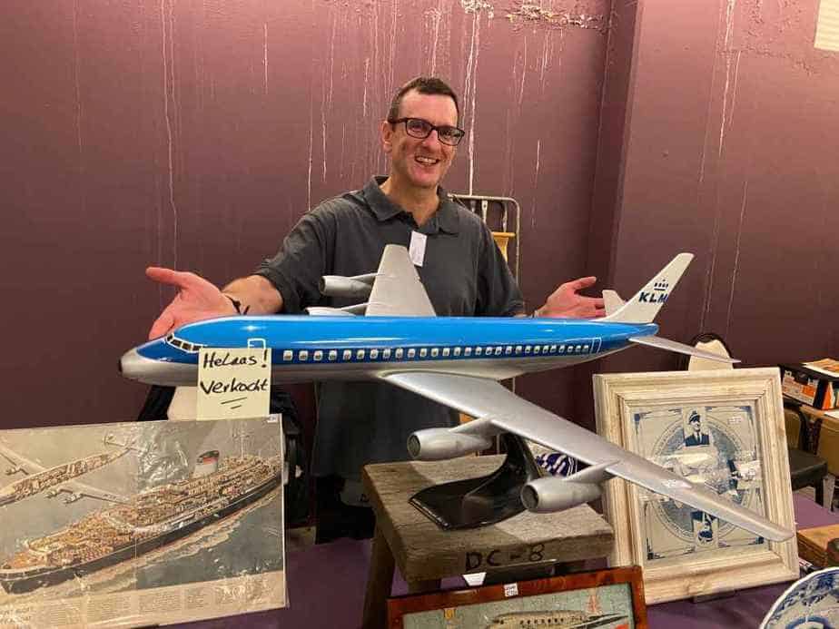 Henry Tenby with a 1/50 Verkuyl metal DC-8-50