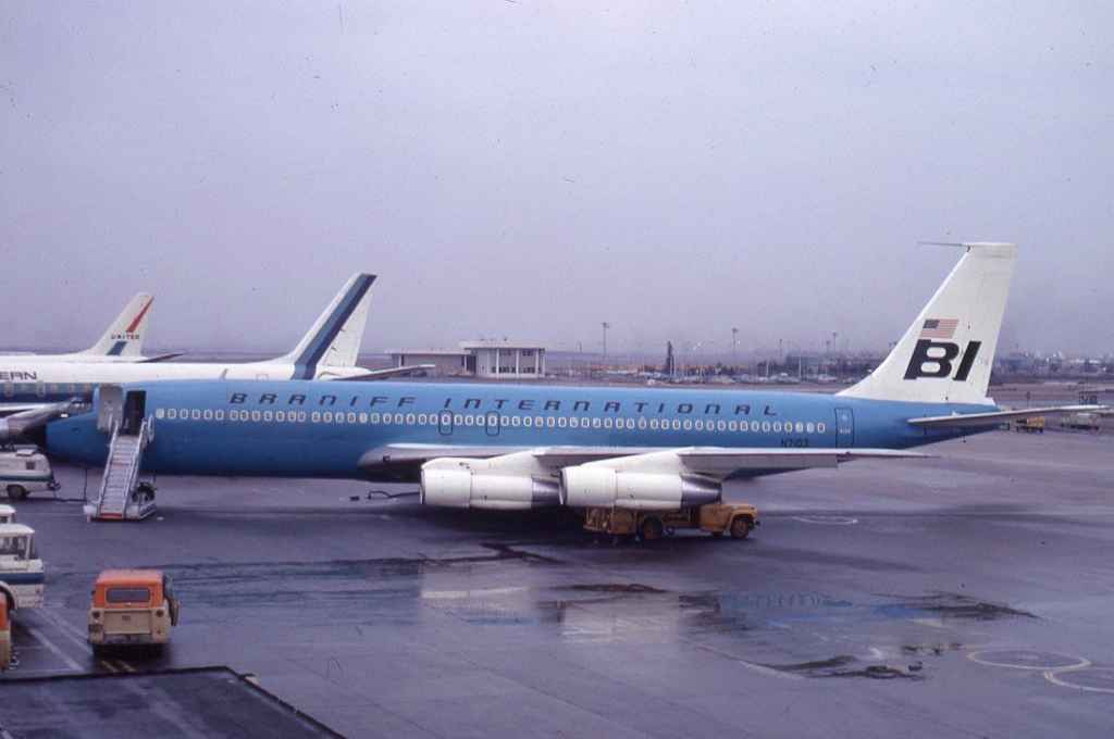 Braniff International 707-320 N7103 January 1968.