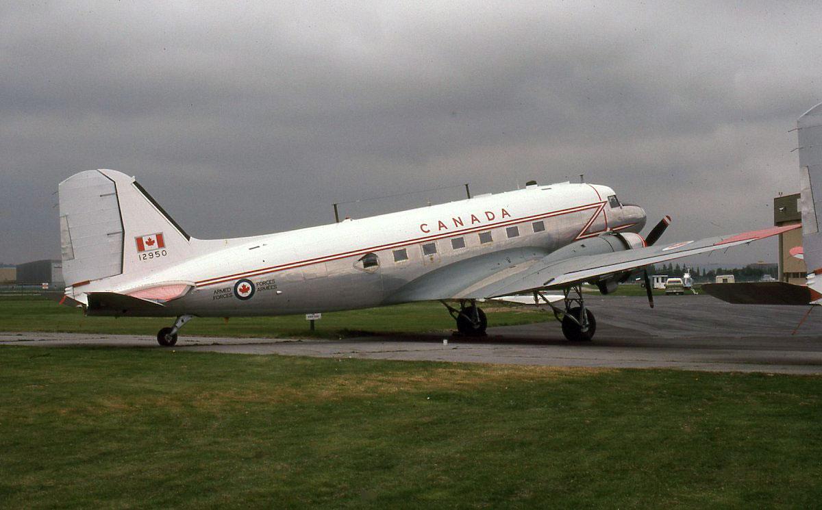 25 X Rcaf Canadian Armed Forces C 47 Dakota Photos Vintage 1960s And